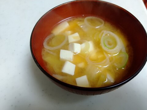 長ねぎ・豆腐・白菜の味噌汁